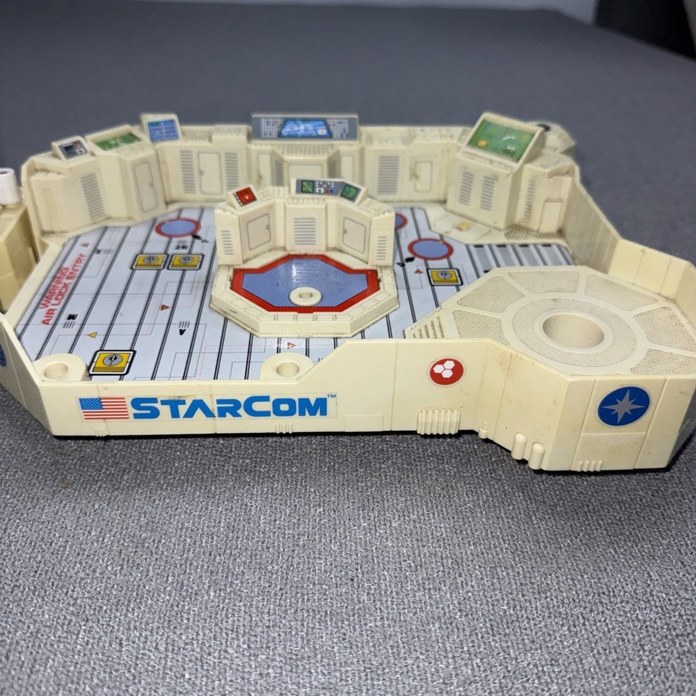 Vintage Starcom Space Station Command Center Playset Decompression Chamber 1987 - Picture 2 of 6